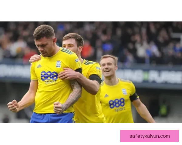 塔雷米射门方式展现出持续提升的竞争力，成为比赛中的关键人物