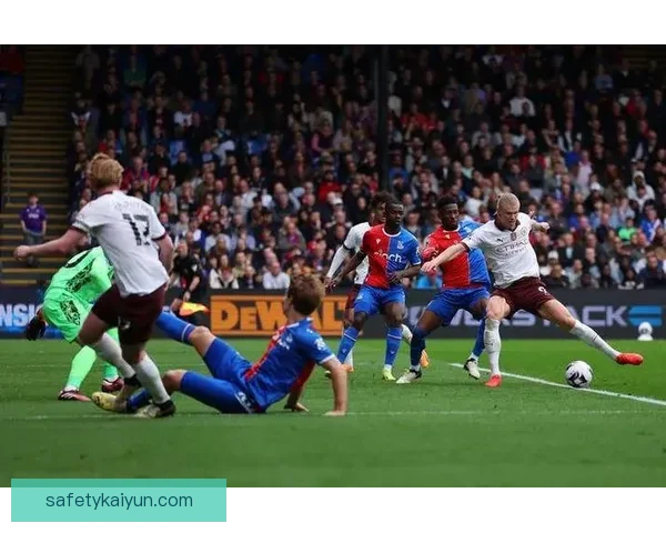 曼城中场组织能力提升，球队表现稳健，引领赛季竞争。